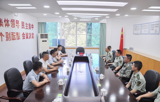 畢節(jié)工業(yè)職業(yè)技術(shù)學院“八一”建軍節(jié)前夕到畢節(jié)市軍分區(qū)開展走訪慰問