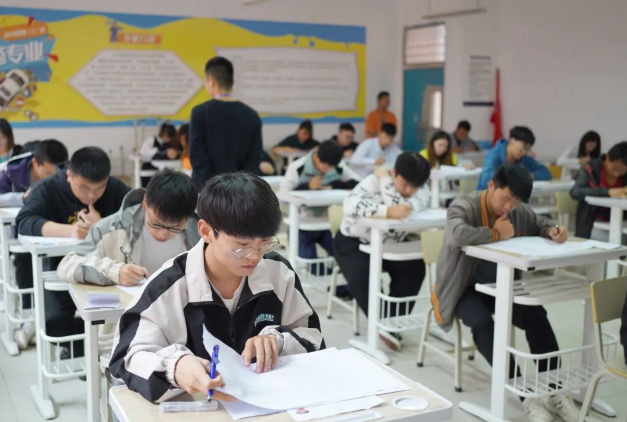 畢節(jié)工業(yè)職業(yè)技術(shù)學(xué)院直播銷售員、計(jì)算機(jī)維修工職業(yè)技能等級認(rèn)定考核工作圓滿完成